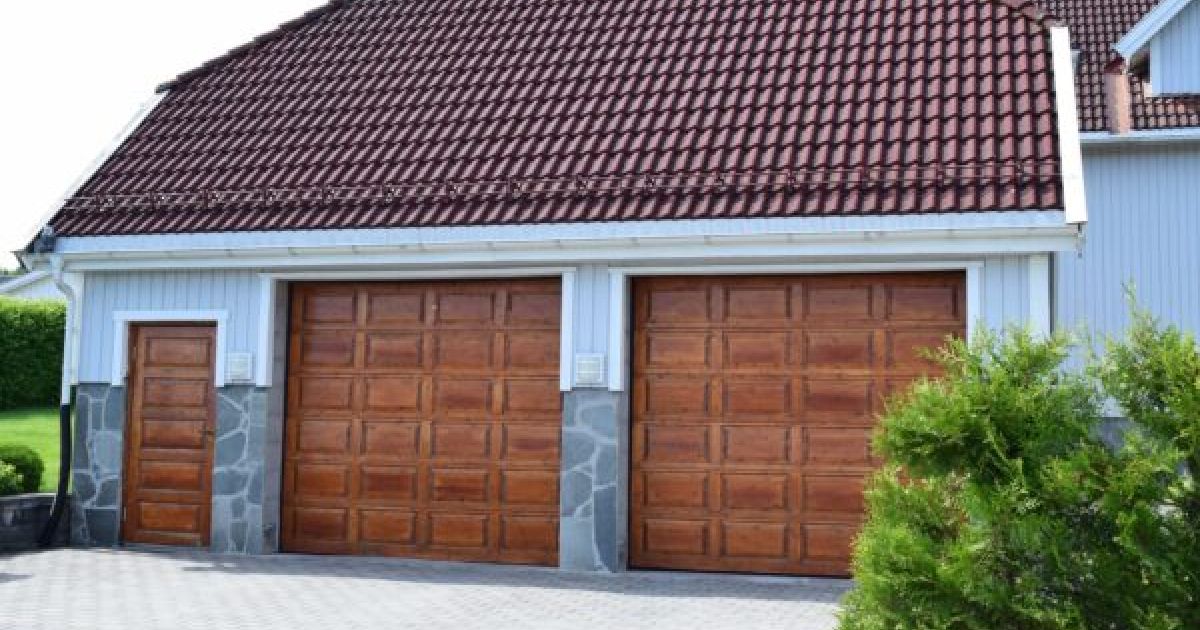 How much does a typical garage door replacement cost