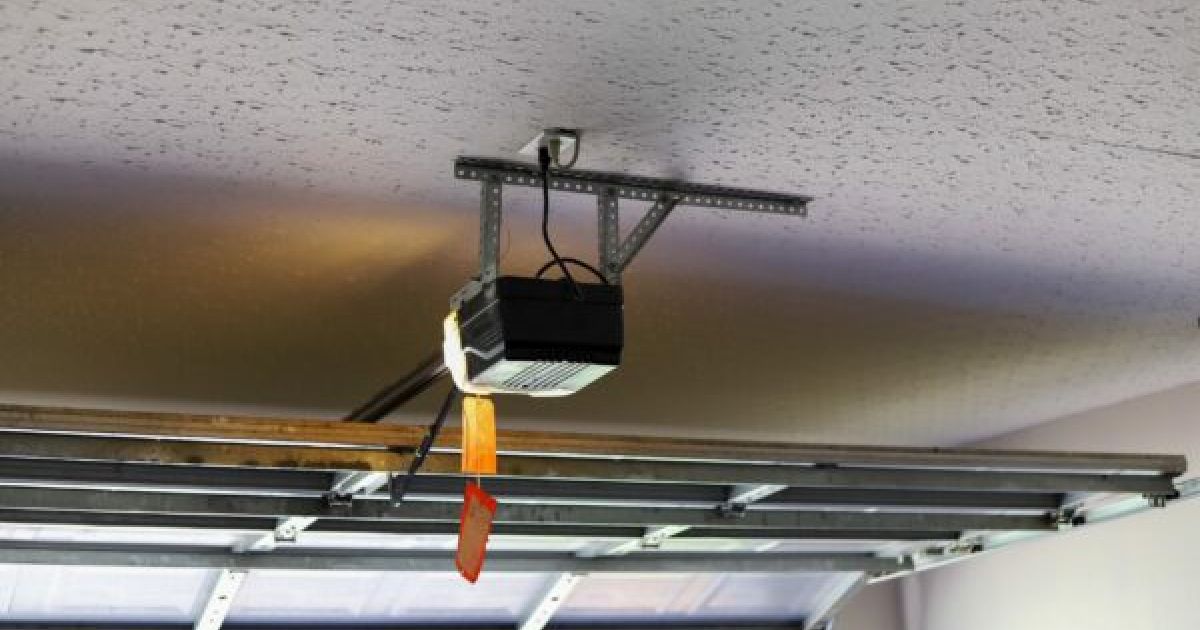 What To Do When the Chain on a Garage Door Opener Comes Off